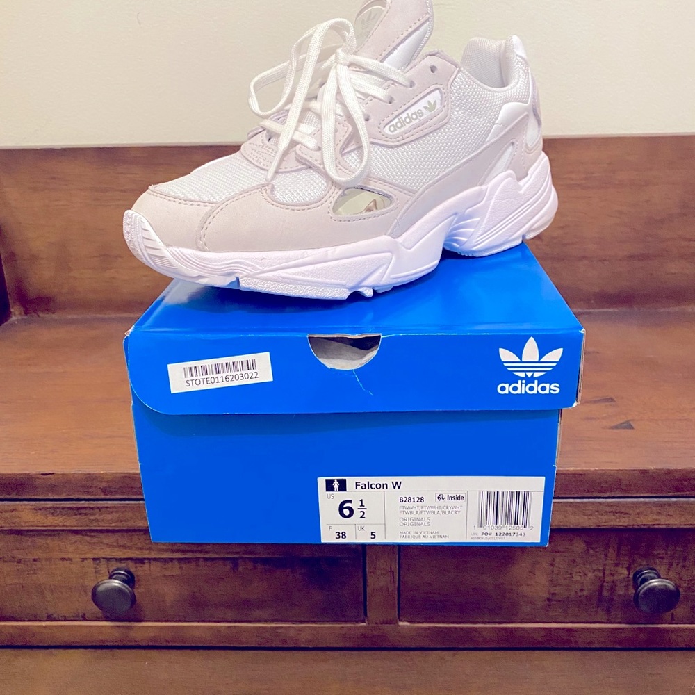 NWT Women’s Adidas Falcon Sneakers (6.5)